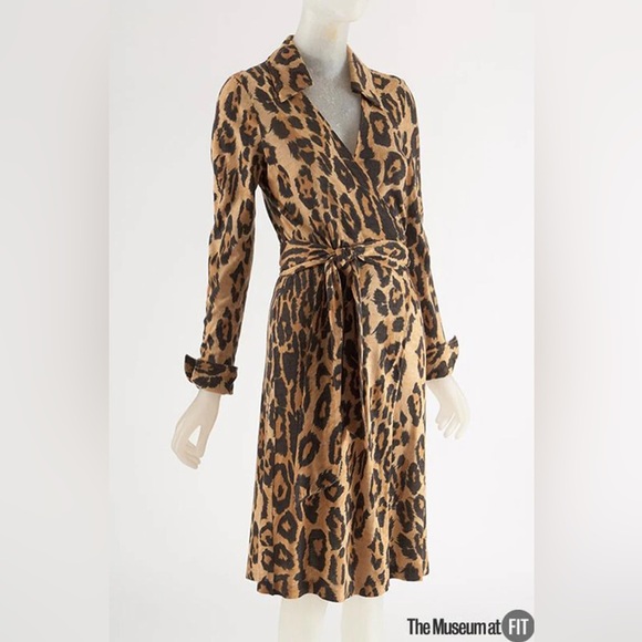 Iconic vintage 1970s DVF silk leopard animal print wrap dress - size 8 - Picture 3 of 12